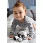 Csörgős plüss játék Akuku maci fekete-fehér 5907644004706 - Image 6
